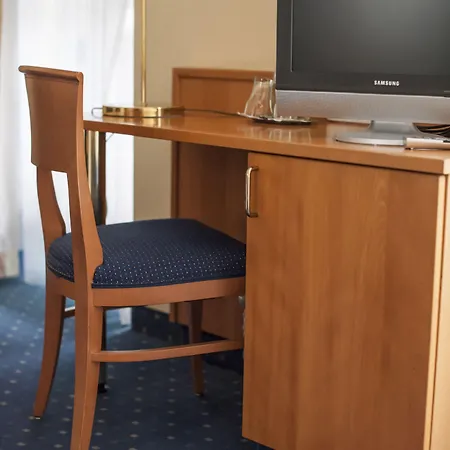 호텔 Stargaze Forum Duesseldorf-hilden 3*