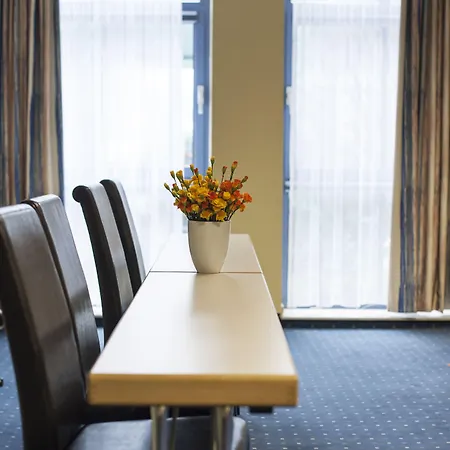 Stargaze Forum Hotel Duesseldorf-Hilden