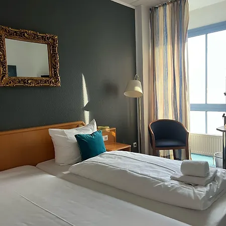 Stargaze Forum Hotel Duesseldorf-Hilden فندق 3*
