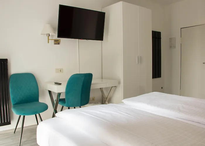 Stargaze Forum Hotel Duesseldorf-Hilden 3*