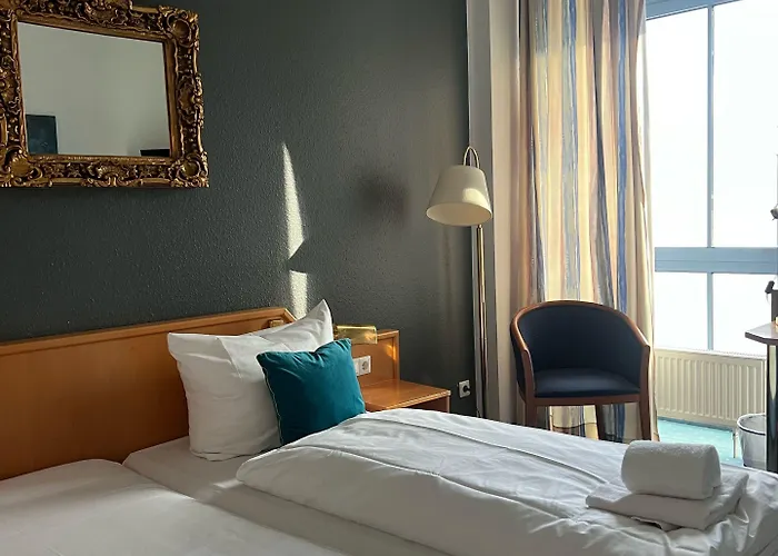 Stargaze Forum Duesseldorf-hilden Отель 3*